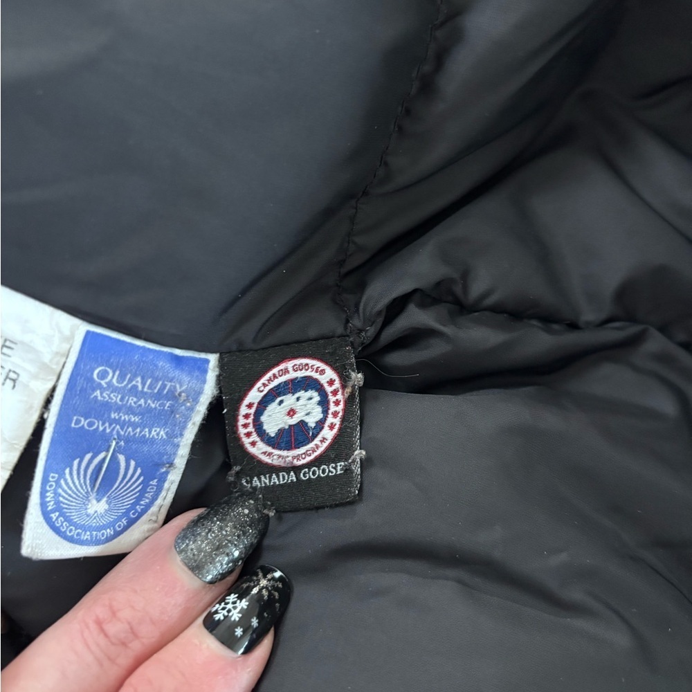 Canada Goose Kensington Parka Black Jacket with Logo Patch - Picture 13 of 15